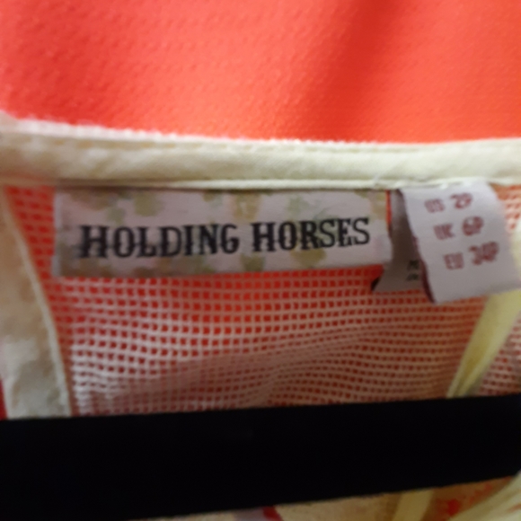 Holding Horses Dress 💛 - Picture 5 of 6